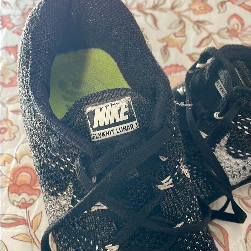 Nike Black and White Knit Sneakers - Picture 2 of 3